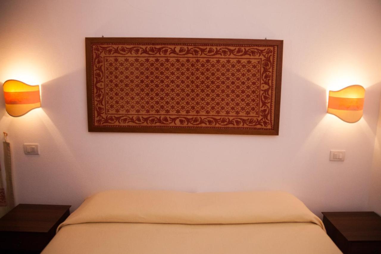 Affitta Camere Casa Delle Rose Villanova Monteleone ภายนอก รูปภาพ