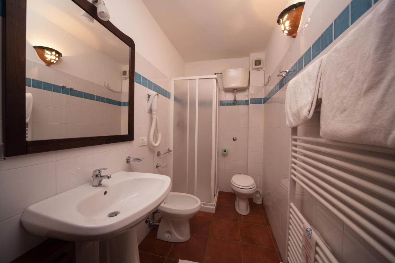 Affitta Camere Casa Delle Rose Villanova Monteleone ภายนอก รูปภาพ