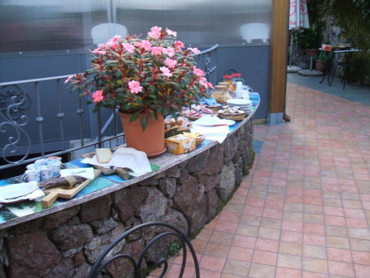 Affitta Camere Casa Delle Rose Villanova Monteleone ภายนอก รูปภาพ