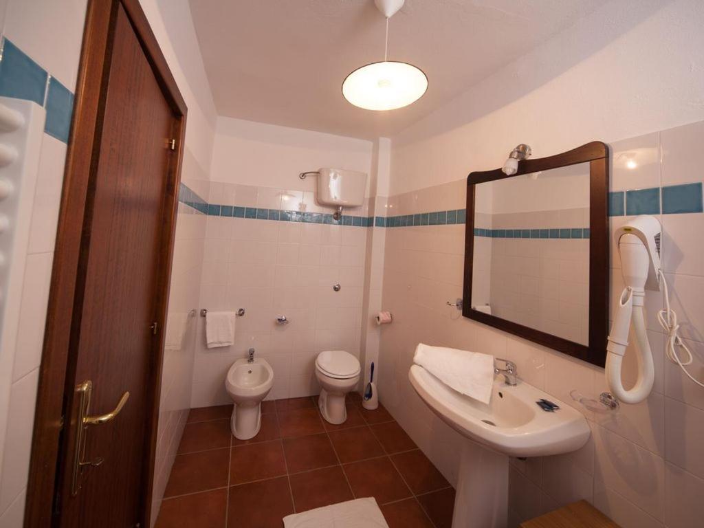 Affitta Camere Casa Delle Rose Villanova Monteleone ภายนอก รูปภาพ